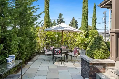 1215 E Lynn Street, Seattle, WA 98012 - Photo 36