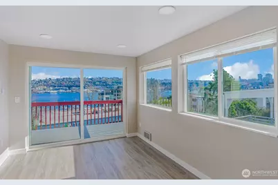 1732 Dexter Avenue N, Seattle, WA 98109 - Photo 4
