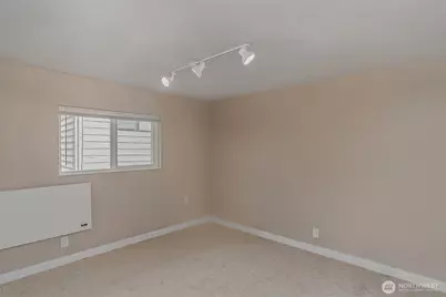 1732 Dexter Avenue N, Seattle, WA 98109 - Photo 8
