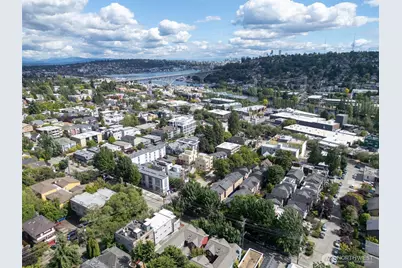 209 N 39th Street #304, Seattle, WA 98103 - Photo 22