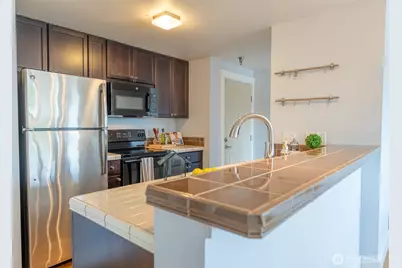 209 N 39th Street #304, Seattle, WA 98103 - Photo 6