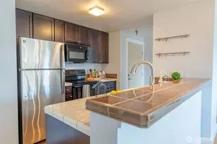 209 N 39th St, Seattle, WA 98103 - Photo 6