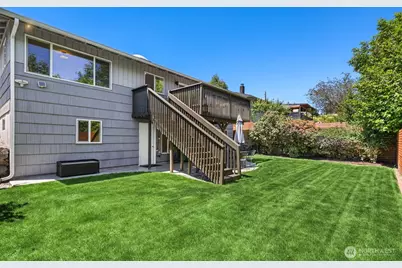 10750 66th Avenue S, Seattle, WA 98178 - Photo 2
