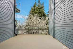 4425 Greenwood Ave N, Seattle, WA 98103 - Photo 12
