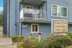4425 Greenwood Ave N, Seattle, WA 98103 - Photo 2
