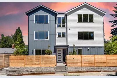 334 NE 90th Street, Seattle, WA 98115 - Photo 2