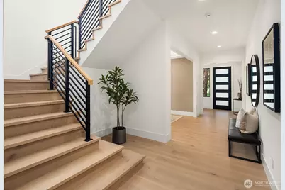8016 Fairway Drive NE, Seattle, WA 98115 - Photo 18