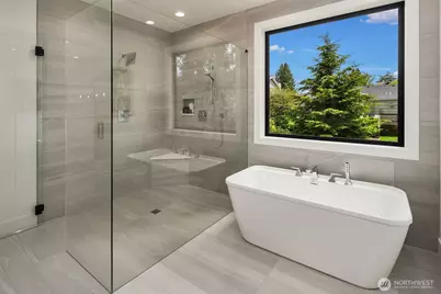 8016 Fairway Drive NE, Seattle, WA 98115 - Photo 22
