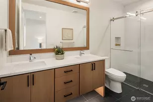 8016 Fairway Dr NE, Seattle, WA 98115 - Photo 24