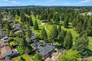 8016 Fairway Dr NE, Seattle, WA 98115 - Photo 32