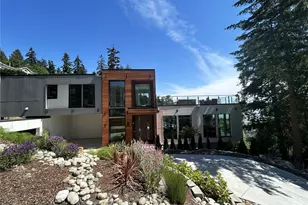 8243 W Mercer Way, Mercer Island, WA 98040 - Photo 4