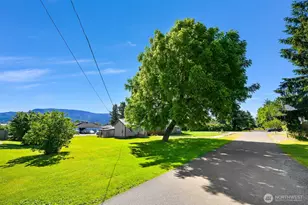 504 W 1st St, Nooksack, WA 98276 - Photo 4
