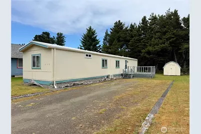 298 5th Street NW, Long Beach, WA 98631 - Photo 2