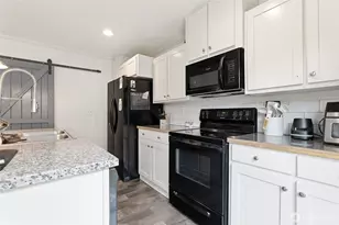 114 S Diamond St, Centralia, WA 98531 - Photo 8