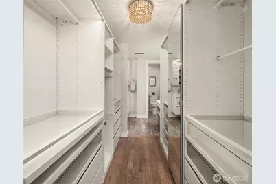 10025 Ashworth Avenue N, Seattle, WA 98133 - Photo 18