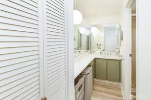 500 W Roy St, Seattle, WA 98119 - Photo 16