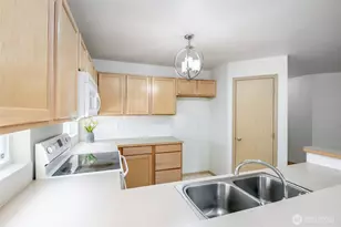 11809 5th Ave Ct E, Tacoma, WA 98445 - Photo 10