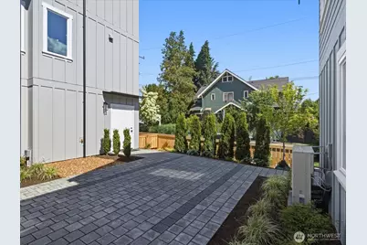 1972 25th Avenue E, Seattle, WA 98112 - Photo 24