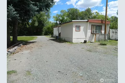 34 Bonaparte Avenue, Tonasket, WA 98855 - Photo 12