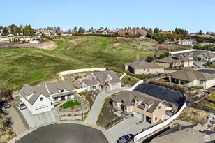 715 N 74th Ave, Yakima, WA 98908 - Photo 2