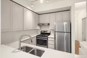 10042 Main St, Bellevue, WA 98004 - Photo 8