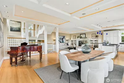 1616 Bigelow Avenue N, Seattle, WA 98109 - Photo 8