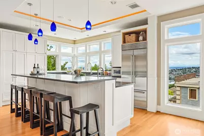 1616 Bigelow Avenue N, Seattle, WA 98109 - Photo 14