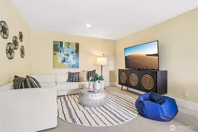1616 Bigelow Avenue N, Seattle, WA 98109 - Photo 32
