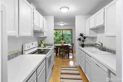 1090 Ihland Place NE, Bainbridge Island, WA 98110 - Photo 12