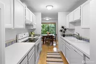 1090 Ihland Pl NE, Bainbridge Island, WA 98110 - Photo 12