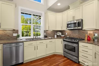 24253 NE Vine Maple Way, Redmond, WA 98053 - Photo 8