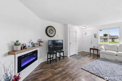 11040 N Skagit Street #A & B, Burlington, WA 98233 - Photo 4