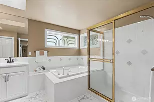 18055 NW Varese Ct, Issaquah, WA 98027 - Photo 22