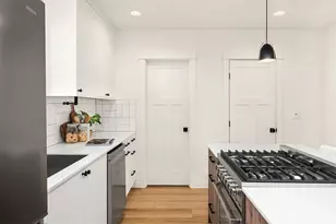 8913 8th Ave NE, Seattle, WA 98115 - Photo 14