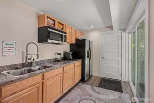 9905 NE 124th St, Kirkland, WA 98034 - Photo 30
