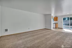 10217 Sheridan Ave S, Tacoma, WA 98444 - Photo 2