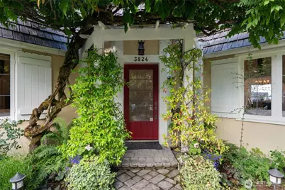 3824 48th Avenue NE, Seattle, WA 98105 - Photo 2