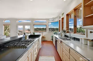 3951 Dayton Ave N, Seattle, WA 98103 - Photo 10