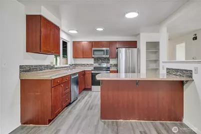 348 NE Holly Leaf Lane, Bremerton, WA 98311 - Photo 4