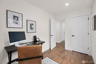 10330 Ashworth Ave N, Seattle, WA 98133 - Photo 24