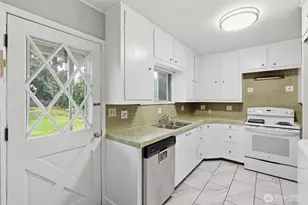 1034 Ash Ave, Marysville, WA 98270 - Photo 14