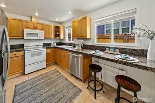 2126 N 86th St, Seattle, WA 98103 - Photo 8