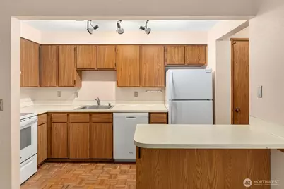 12715 NE 120th Street #C3, Kirkland, WA 98034 - Photo 8