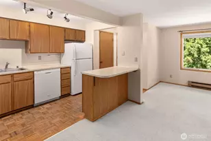 12715 NE 120th St, Kirkland, WA 98034 - Photo 10
