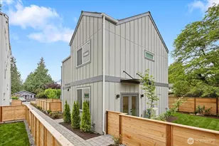 10330 Ashworth Ave N, Seattle, WA 98133 - Photo 24