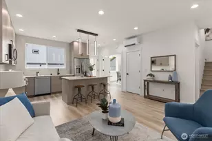 10330 Ashworth Ave N, Seattle, WA 98133 - Photo 8