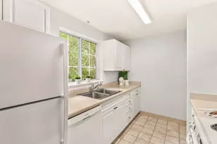 23313 Cedar Way, Mountlake Terrace, WA 98043 - Photo 12