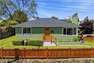 6825 Linden Ave N, Seattle, WA 98103 - Photo 2
