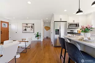 6825 Linden Ave N, Seattle, WA 98103 - Photo 16