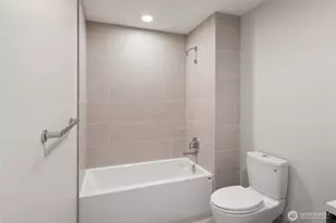 121 Stewart St, Seattle, WA 98101 - Photo 4
